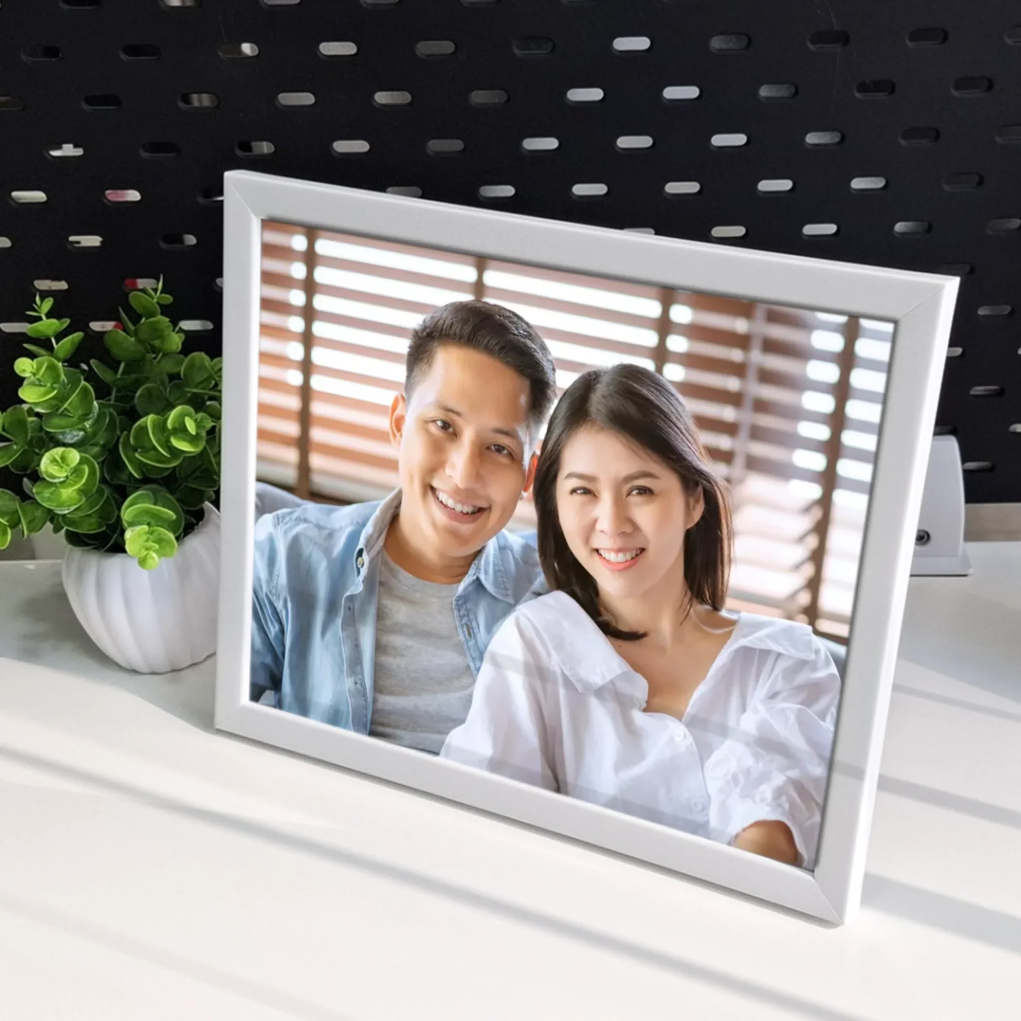 กรอบโมเดิร์น